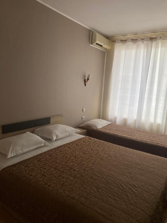 Apartments Danita & Restaurant&Pool Bar Varna Exterior foto
