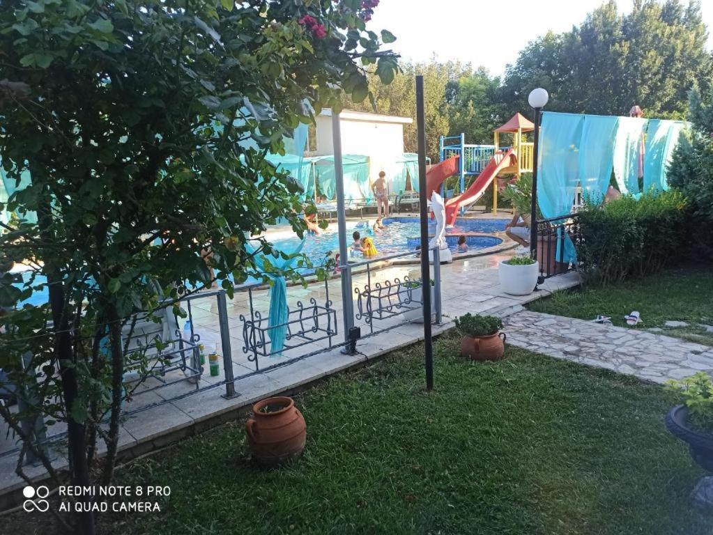 Apartments Danita & Restaurant&Pool Bar Varna Exterior foto