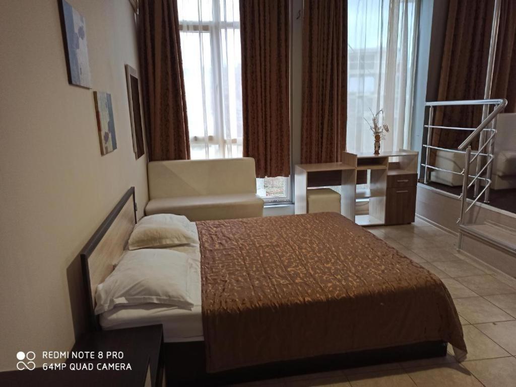 Apartments Danita & Restaurant&Pool Bar Varna Exterior foto